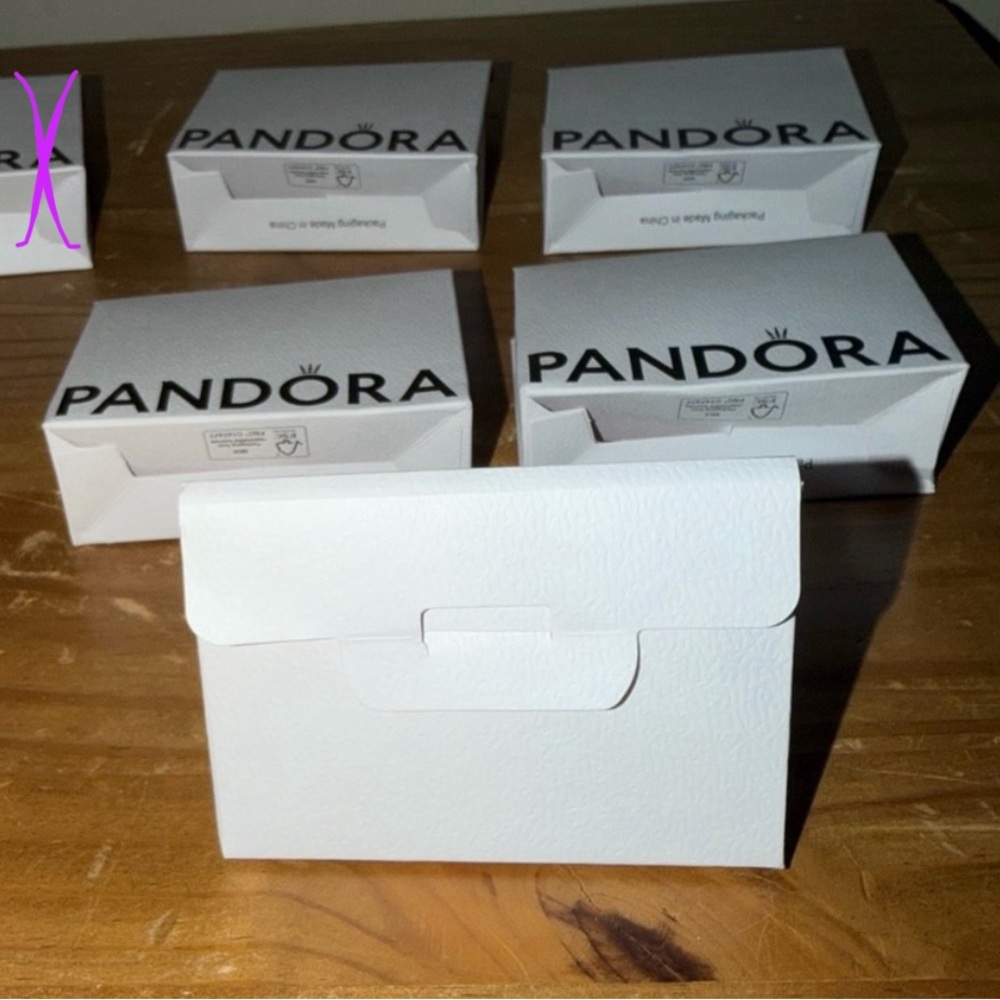 Lot of 5 NWOT Authentic Pandora Foldable Charm Envelope “Boxes” & Pandora Tissue - Picture 7 of 9
